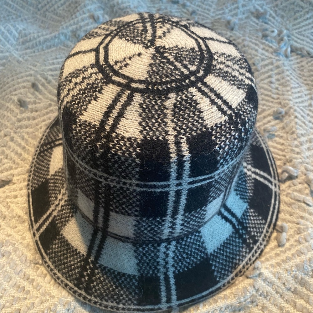 WOOL Black plaid bucket hat TRENDY AND CHIC - Picture 5 of 5